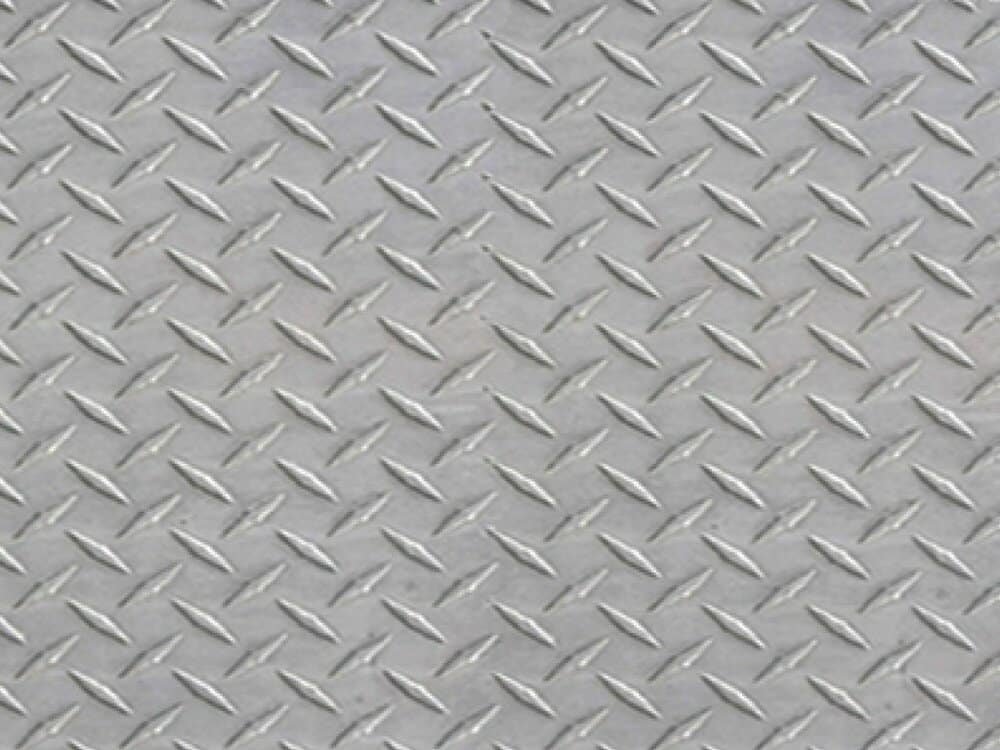 Meerprijs verzwaarde oprijklep en klep/deur systeem; aluminium traanplaat gemonteerd op oprijklep ten behoeve van hoge puntbelasting (hoogte 220cm)